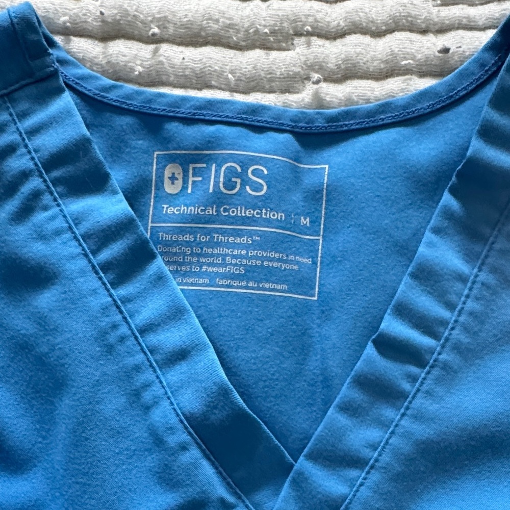 Figs Women's Blue Scrub Set - Picture 2 of 3